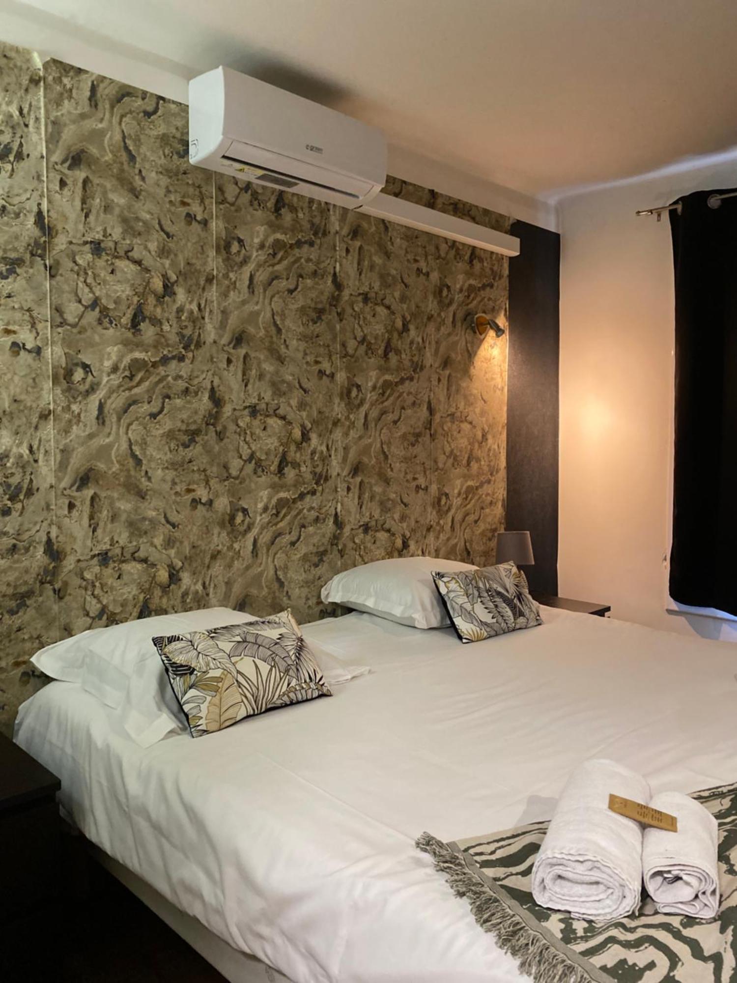 Hotel Des Beaux Arts ชองเบรี ภายนอก รูปภาพ